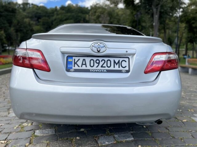 Серый Тойота Камри, объемом двигателя 2.4 л и пробегом 307 тыс. км за 7200 $, фото 7 на Automoto.ua