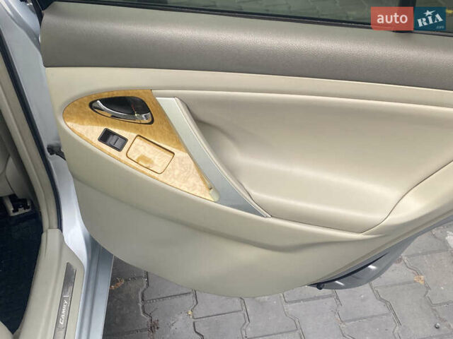 Тойота Камри 2006 в Полтаве на Automoto.ua Серый Тойота Камри, объемом двигателя 2.36 л и пробегом 147 тыс. км за 8700 $, фото 10 на Automoto.ua