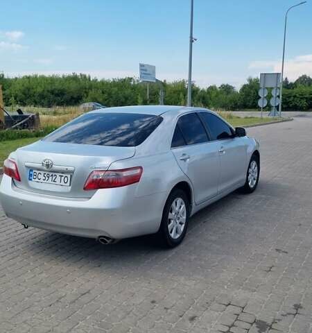 Серый Тойота Камри, объемом двигателя 2.4 л и пробегом 260 тыс. км за 7800 $, фото 6 на Automoto.ua