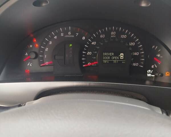 Сірий Тойота Камрі, об'ємом двигуна 3.5 л та пробігом 323 тис. км за 8000 $, фото 10 на Automoto.ua