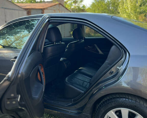 Серый Тойота Камри, объемом двигателя 3.5 л и пробегом 293 тыс. км за 7950 $, фото 22 на Automoto.ua