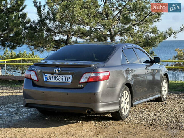 Сірий Тойота Камрі, об'ємом двигуна 2.4 л та пробігом 271 тис. км за 8990 $, фото 6 на Automoto.ua