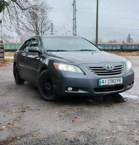 Серый Тойота Камри, объемом двигателя 2.4 л и пробегом 436 тыс. км за 8500 $, фото 9 на Automoto.ua