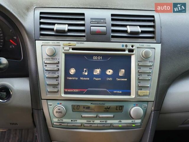 Серый Тойота Камри, объемом двигателя 3.5 л и пробегом 219 тыс. км за 8750 $, фото 13 на Automoto.ua
