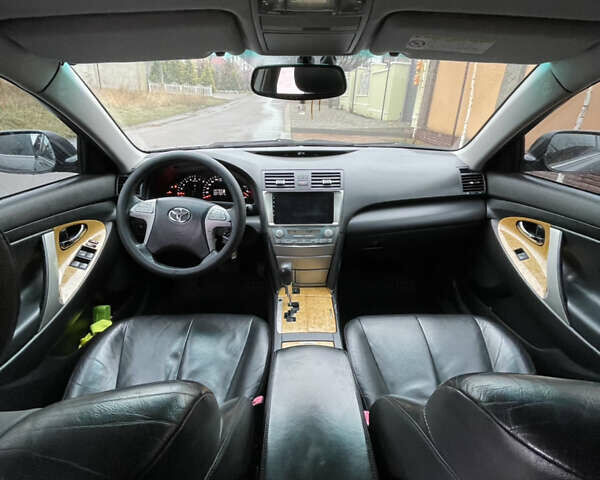 Серый Тойота Камри, объемом двигателя 2.36 л и пробегом 300 тыс. км за 9300 $, фото 11 на Automoto.ua