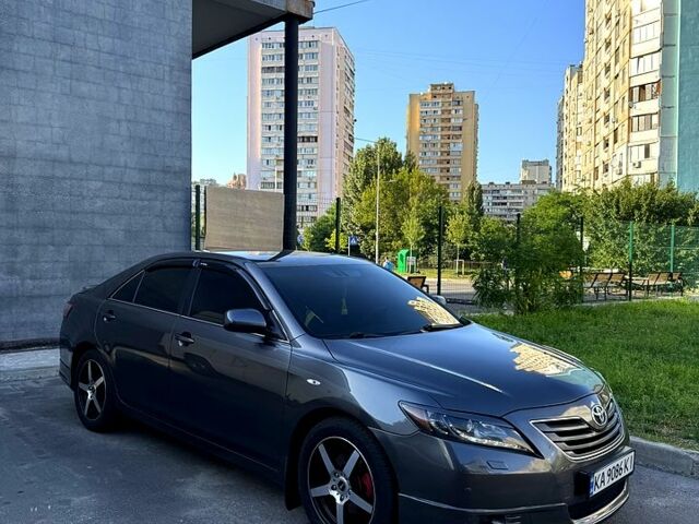 Сірий Тойота Камрі, об'ємом двигуна 3.5 л та пробігом 199 тис. км за 7350 $, фото 4 на Automoto.ua