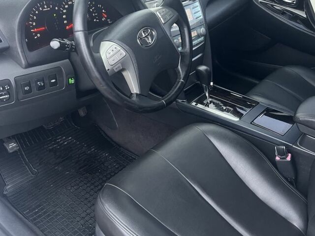 Сірий Тойота Камрі, об'ємом двигуна 2.4 л та пробігом 276 тис. км за 6500 $, фото 6 на Automoto.ua