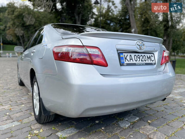 Сірий Тойота Камрі, об'ємом двигуна 2.36 л та пробігом 307 тис. км за 7200 $, фото 9 на Automoto.ua