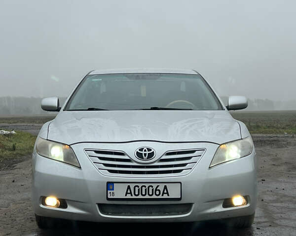 Сірий Тойота Камрі, об'ємом двигуна 3.46 л та пробігом 363 тис. км за 7999 $, фото 3 на Automoto.ua