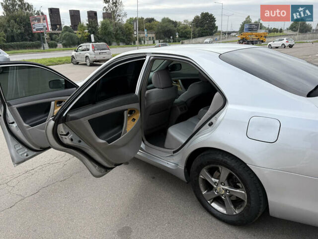 Серый Тойота Камри, объемом двигателя 3.46 л и пробегом 246 тыс. км за 8350 $, фото 29 на Automoto.ua