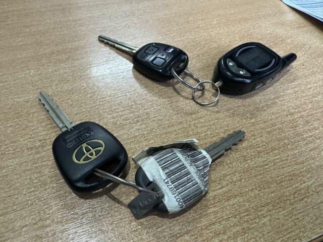 Серый Тойота Камри, объемом двигателя 3 л и пробегом 208 тыс. км за 8999 $, фото 9 на Automoto.ua