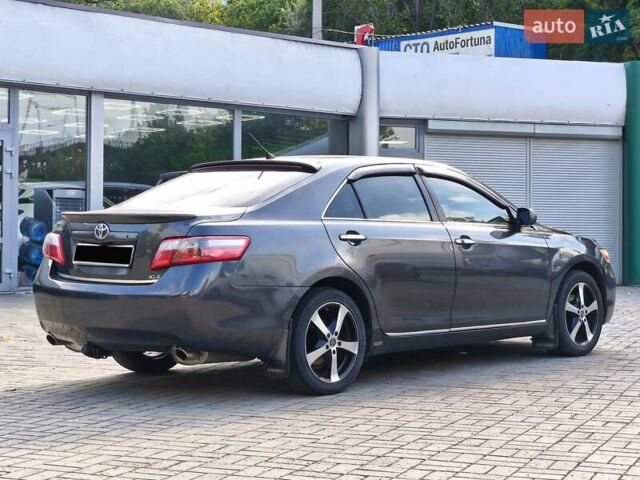 Серый Тойота Камри, объемом двигателя 3.5 л и пробегом 219 тыс. км за 8750 $, фото 1 на Automoto.ua