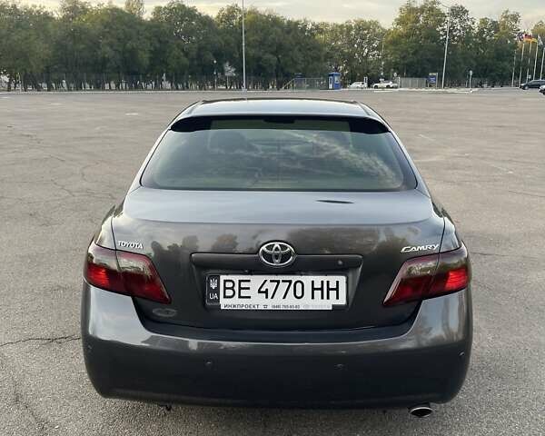 Серый Тойота Камри, объемом двигателя 0 л и пробегом 235 тыс. км за 8200 $, фото 4 на Automoto.ua