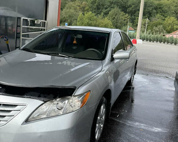 Серый Тойота Камри, объемом двигателя 2.36 л и пробегом 220 тыс. км за 8400 $, фото 1 на Automoto.ua