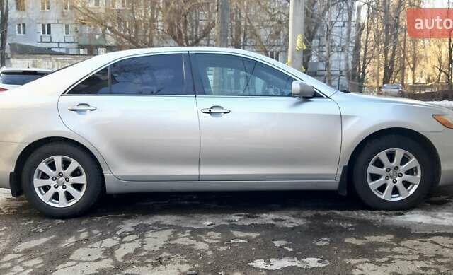 Серый Тойота Камри, объемом двигателя 3.5 л и пробегом 130 тыс. км за 10500 $, фото 3 на Automoto.ua