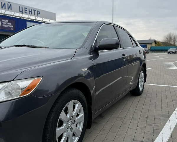 Тойота Камри 2006 в Прилуках на Automoto.ua Серый Тойота Камри, объемом двигателя 2.4 л и пробегом 340 тыс. км за 8000 $, фото 2 на Automoto.ua