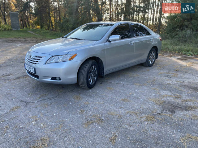 Серый Тойота Камри, объемом двигателя 2.4 л и пробегом 272 тыс. км за 7500 $, фото 4 на Automoto.ua