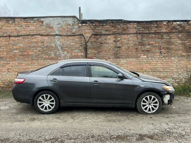 Серый Тойота Камри, объемом двигателя 3.5 л и пробегом 250 тыс. км за 4650 $, фото 2 на Automoto.ua