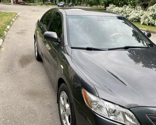 Сірий Тойота Камрі, об'ємом двигуна 3.5 л та пробігом 231 тис. км за 8000 $, фото 7 на Automoto.ua