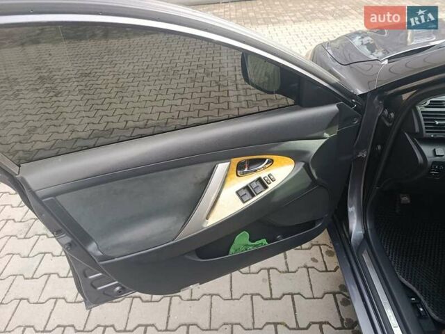 Сірий Тойота Камрі, об'ємом двигуна 2.36 л та пробігом 282 тис. км за 8600 $, фото 16 на Automoto.ua