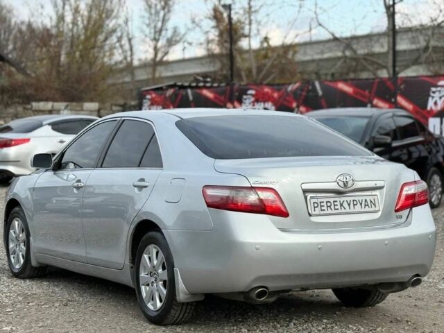 Серый Тойота Камри, объемом двигателя 3.5 л и пробегом 196 тыс. км за 8999 $, фото 3 на Automoto.ua