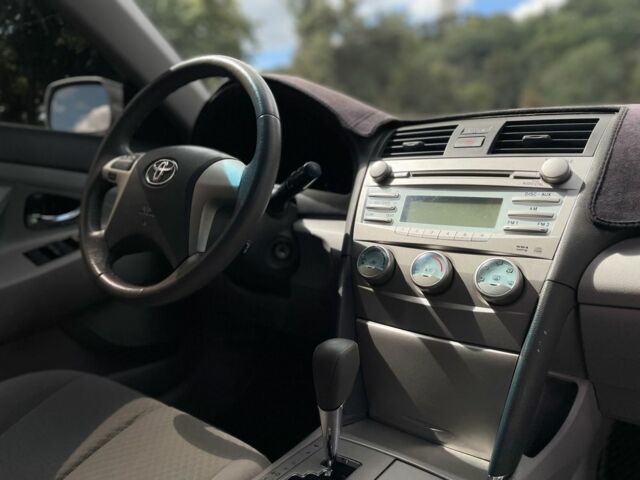 Серый Тойота Камри, объемом двигателя 2.4 л и пробегом 307 тыс. км за 7200 $, фото 14 на Automoto.ua