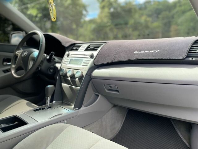 Серый Тойота Камри, объемом двигателя 2.4 л и пробегом 307 тыс. км за 7200 $, фото 13 на Automoto.ua