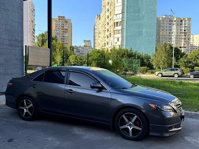 Сірий Тойота Камрі, об'ємом двигуна 3.5 л та пробігом 199 тис. км за 7350 $, фото 3 на Automoto.ua