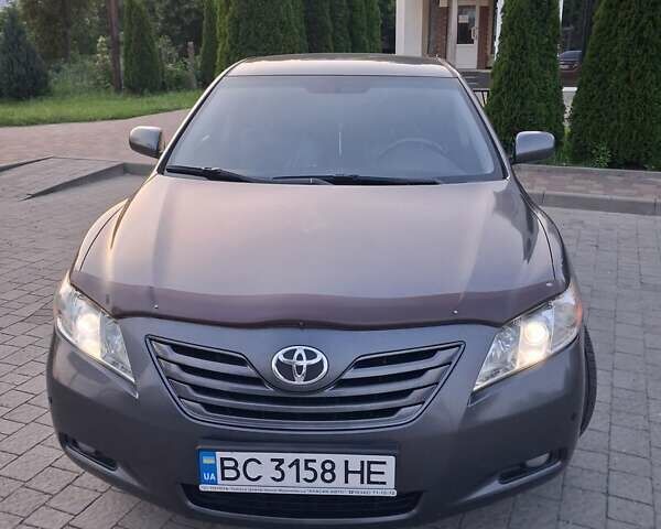 Серый Тойота Камри, объемом двигателя 2.4 л и пробегом 290 тыс. км за 6600 $, фото 8 на Automoto.ua