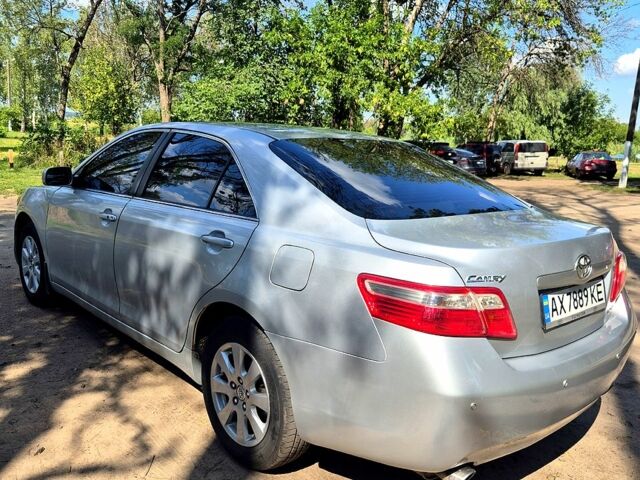 Серый Тойота Камри, объемом двигателя 3.5 л и пробегом 280 тыс. км за 7500 $, фото 5 на Automoto.ua