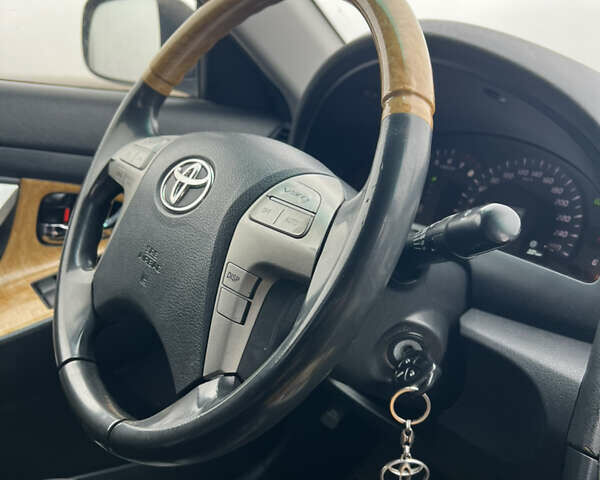 Сірий Тойота Камрі, об'ємом двигуна 3.46 л та пробігом 363 тис. км за 7999 $, фото 34 на Automoto.ua