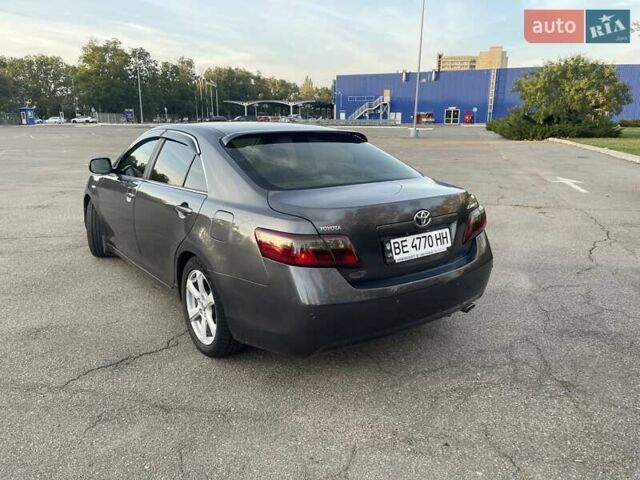 Серый Тойота Камри, объемом двигателя 0 л и пробегом 235 тыс. км за 8200 $, фото 5 на Automoto.ua