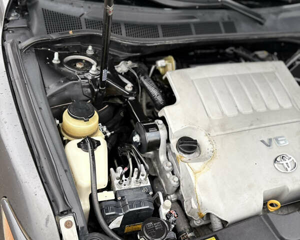 Сірий Тойота Камрі, об'ємом двигуна 3.46 л та пробігом 246 тис. км за 9200 $, фото 21 на Automoto.ua