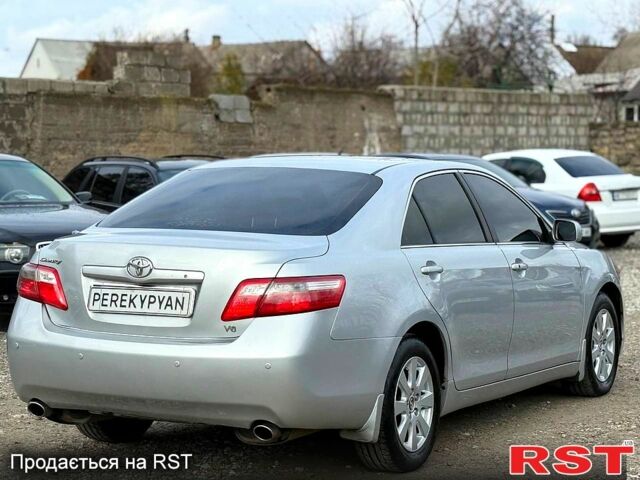 Серый Тойота Камри, объемом двигателя 3.5 л и пробегом 197 тыс. км за 8600 $, фото 2 на Automoto.ua