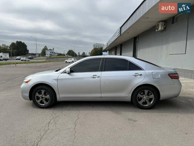 Серый Тойота Камри, объемом двигателя 3.46 л и пробегом 246 тыс. км за 8350 $, фото 8 на Automoto.ua