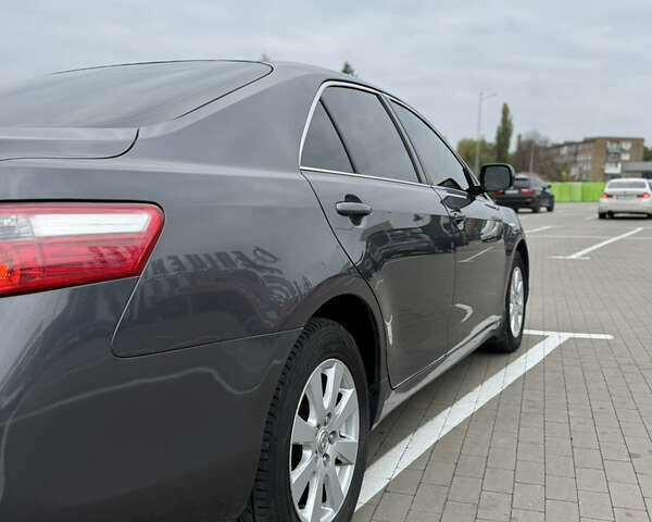 Тойота Камри 2006 в Прилуках на Automoto.ua Серый Тойота Камри, объемом двигателя 2.4 л и пробегом 340 тыс. км за 8000 $, фото 4 на Automoto.ua