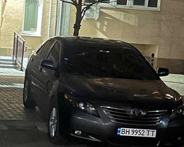 Серый Тойота Камри, объемом двигателя 2.4 л и пробегом 200 тыс. км за 7500 $, фото 2 на Automoto.ua