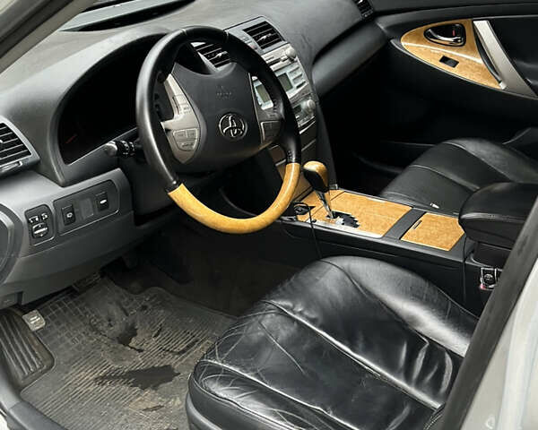 Серый Тойота Камри, объемом двигателя 3.46 л и пробегом 292 тыс. км за 7900 $, фото 5 на Automoto.ua