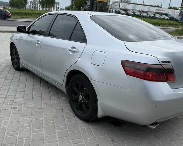 Сірий Тойота Камрі, об'ємом двигуна 3.46 л та пробігом 270 тис. км за 8400 $, фото 4 на Automoto.ua