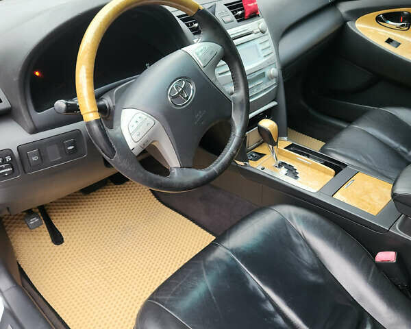 Серый Тойота Камри, объемом двигателя 3.46 л и пробегом 450 тыс. км за 7800 $, фото 11 на Automoto.ua