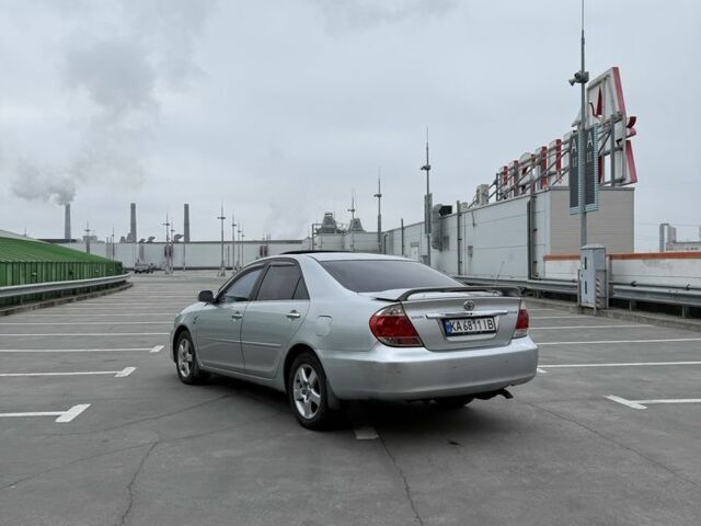 Серый Тойота Камри, объемом двигателя 2.4 л и пробегом 360 тыс. км за 5200 $, фото 1 на Automoto.ua