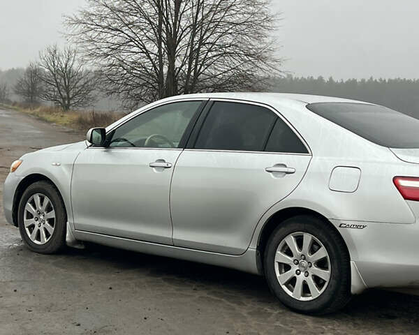 Сірий Тойота Камрі, об'ємом двигуна 3.46 л та пробігом 363 тис. км за 7999 $, фото 30 на Automoto.ua