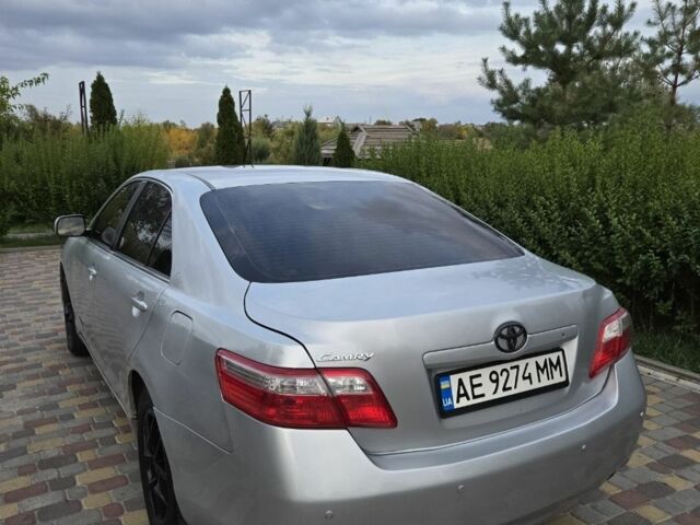 Серый Тойота Камри, объемом двигателя 2.4 л и пробегом 217 тыс. км за 7500 $, фото 3 на Automoto.ua