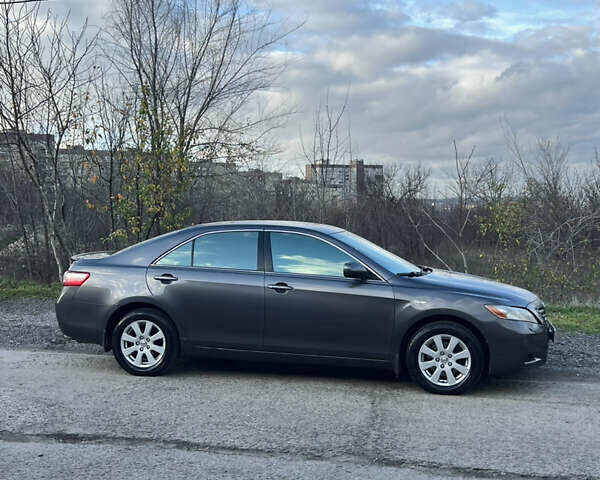 Серый Тойота Камри, объемом двигателя 3.5 л и пробегом 293 тыс. км за 7600 $, фото 6 на Automoto.ua