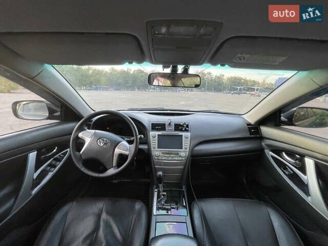 Серый Тойота Камри, объемом двигателя 0 л и пробегом 235 тыс. км за 8200 $, фото 8 на Automoto.ua