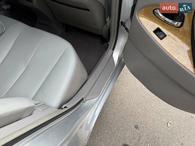 Серый Тойота Камри, объемом двигателя 3.46 л и пробегом 246 тыс. км за 8350 $, фото 28 на Automoto.ua