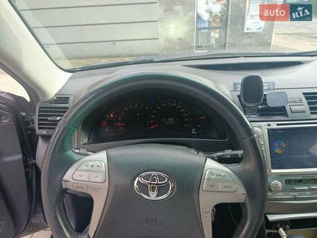 Сірий Тойота Камрі, об'ємом двигуна 2.36 л та пробігом 282 тис. км за 8600 $, фото 33 на Automoto.ua