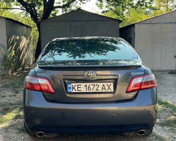 Серый Тойота Камри, объемом двигателя 3.5 л и пробегом 293 тыс. км за 7950 $, фото 7 на Automoto.ua