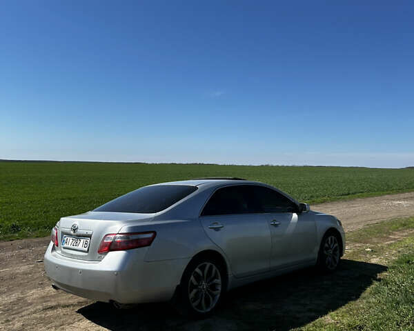 Серый Тойота Камри, объемом двигателя 3.46 л и пробегом 290 тыс. км за 10500 $, фото 2 на Automoto.ua