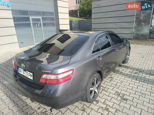 Сірий Тойота Камрі, об'ємом двигуна 2.36 л та пробігом 282 тис. км за 8600 $, фото 8 на Automoto.ua